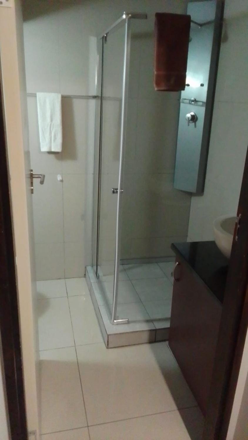 City living near Nelson Mandela bridge & Wits Uni Apartment in Johannesburg