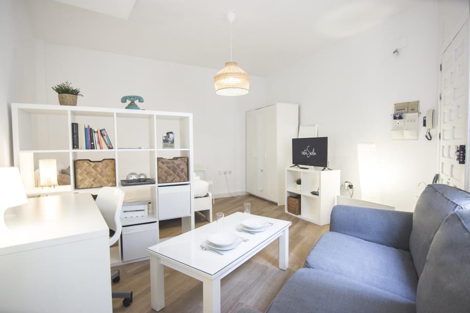 TV and multimedia, Living room, Seating area