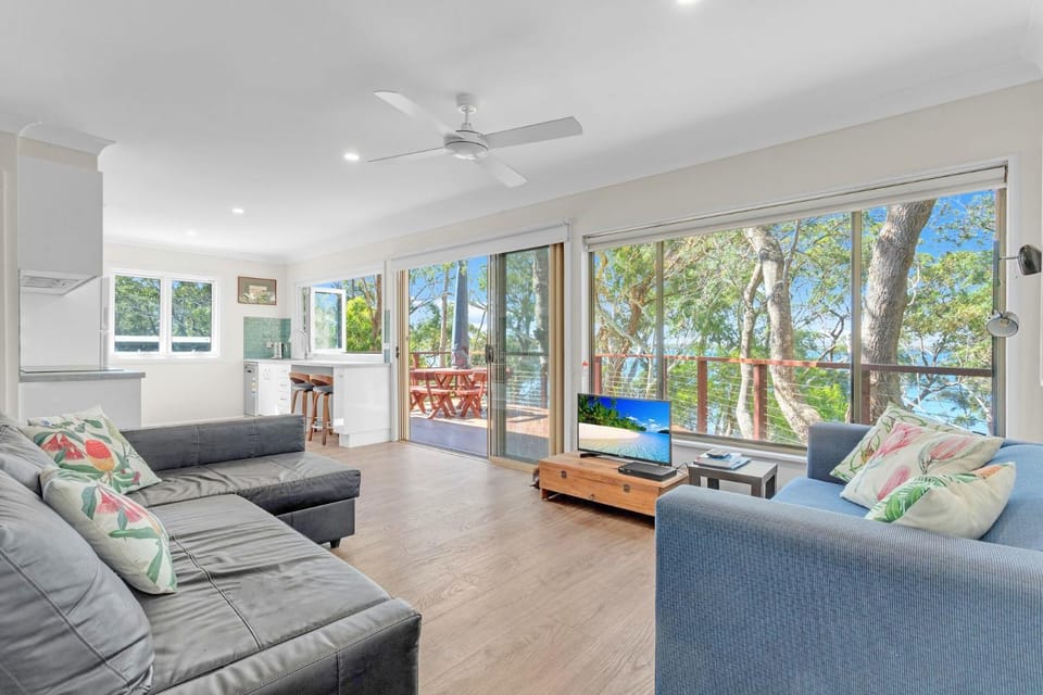 Banksia House House in Saint Georges Basin