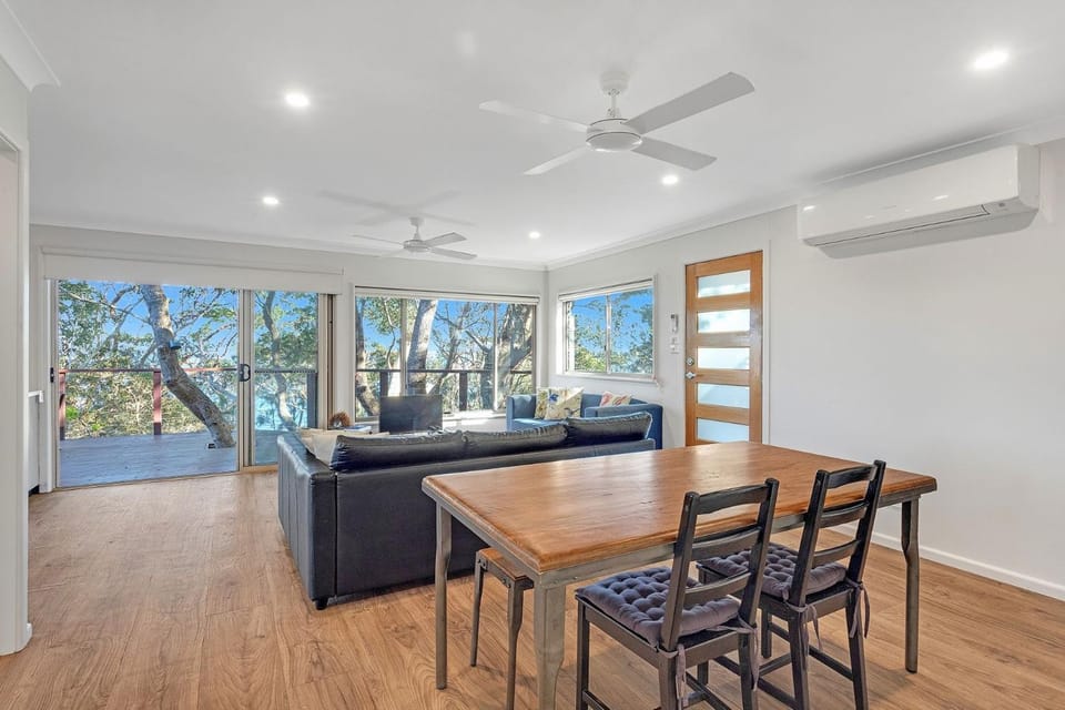 Banksia House House in Saint Georges Basin