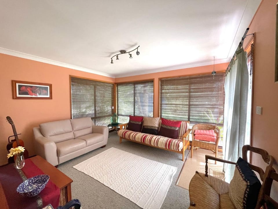 Laguna Bungalow in Erowal Bay House in Vincentia
