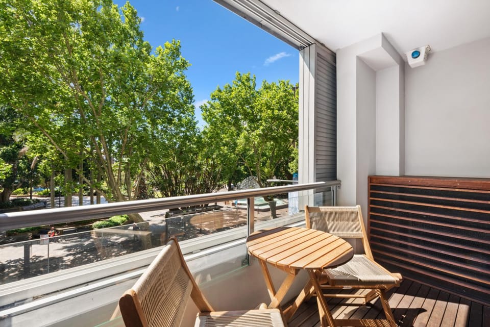 MACL119P - Potts Point Pizzazz Apartment in Sydney