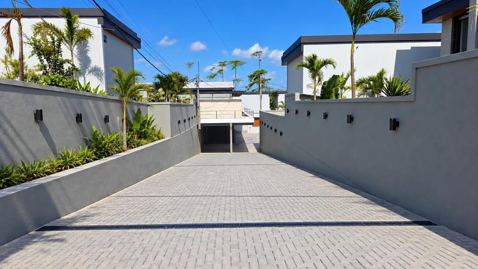 Stunning 6 BR Villa with Breathtaking Scenery Villa in North Kuta