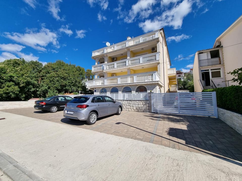 Property building, Parking