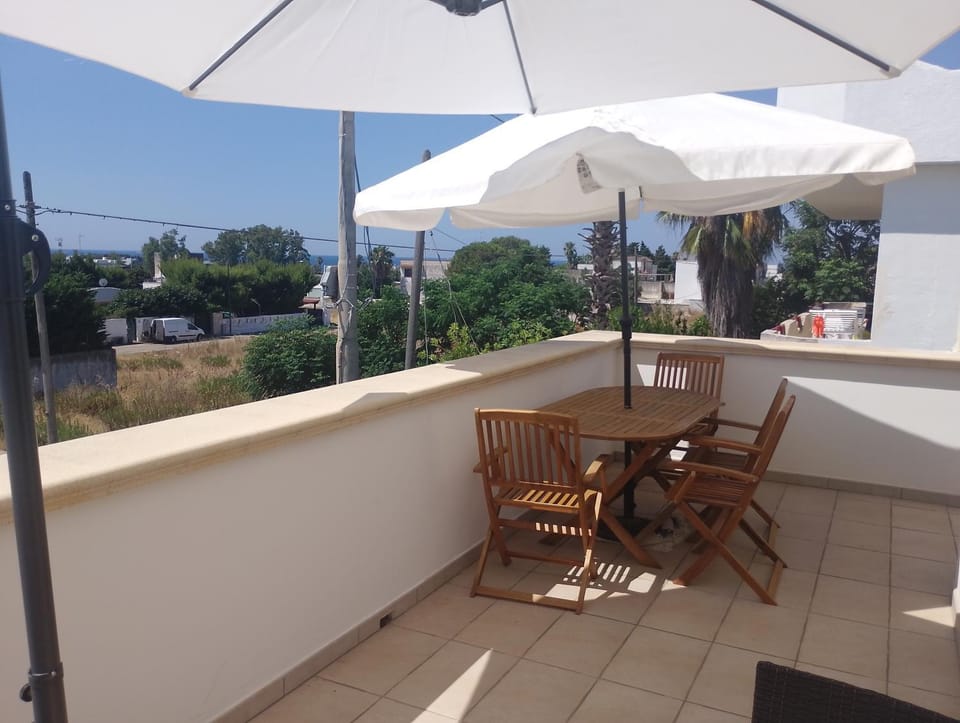 Patio, Dining area
