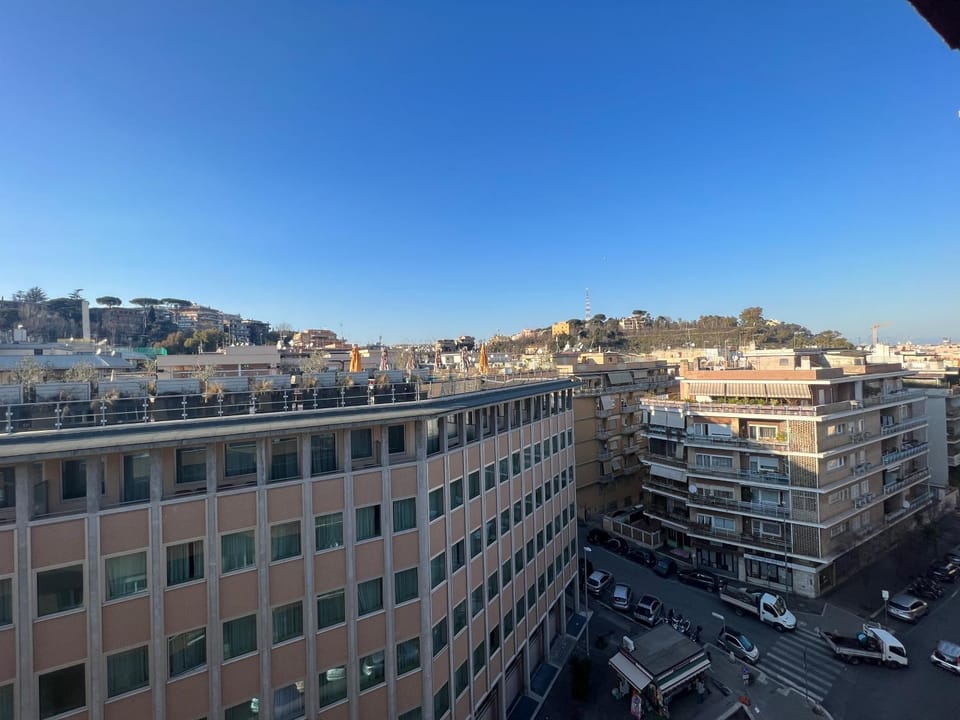 Neighbourhood, View (from property/room), Balcony/Terrace, City view, Mountain view, Quiet street view