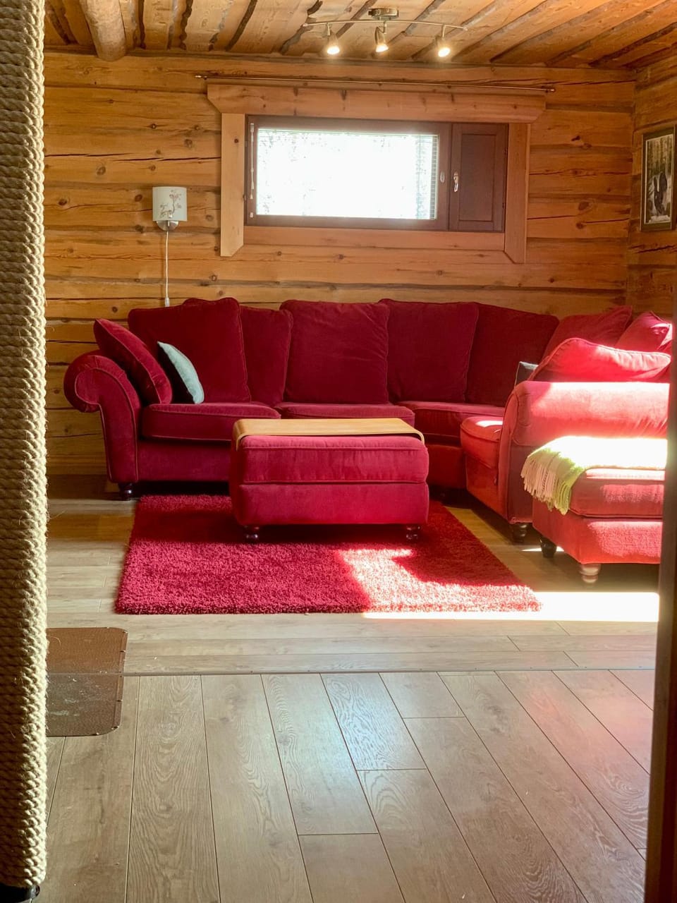 Authentic Log Cottage with Hot Tub Chalet in Lapland