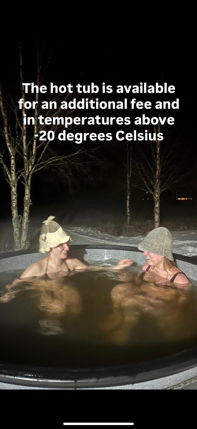 Authentic Log Cottage with Hot Tub Chalet in Lapland