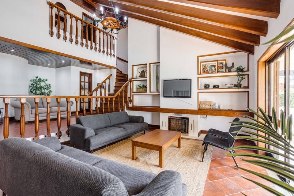 Home Out Vila do Lince - 8 Ensuite, Heated Pool & Gym - Marina Vilamoura Villa in Quarteira