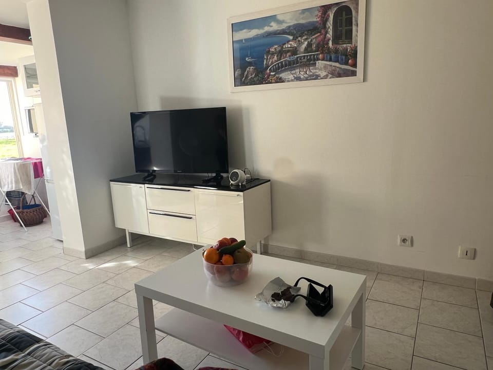 Joli studio très clair à proximité mer pour 3 personnes Apartment in La Londe-les-Maures