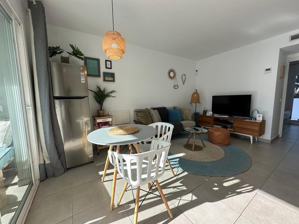 Fresh Lemonade con piscina, AC, doble terraza, cocina completa y parking Apartment in Corralejo