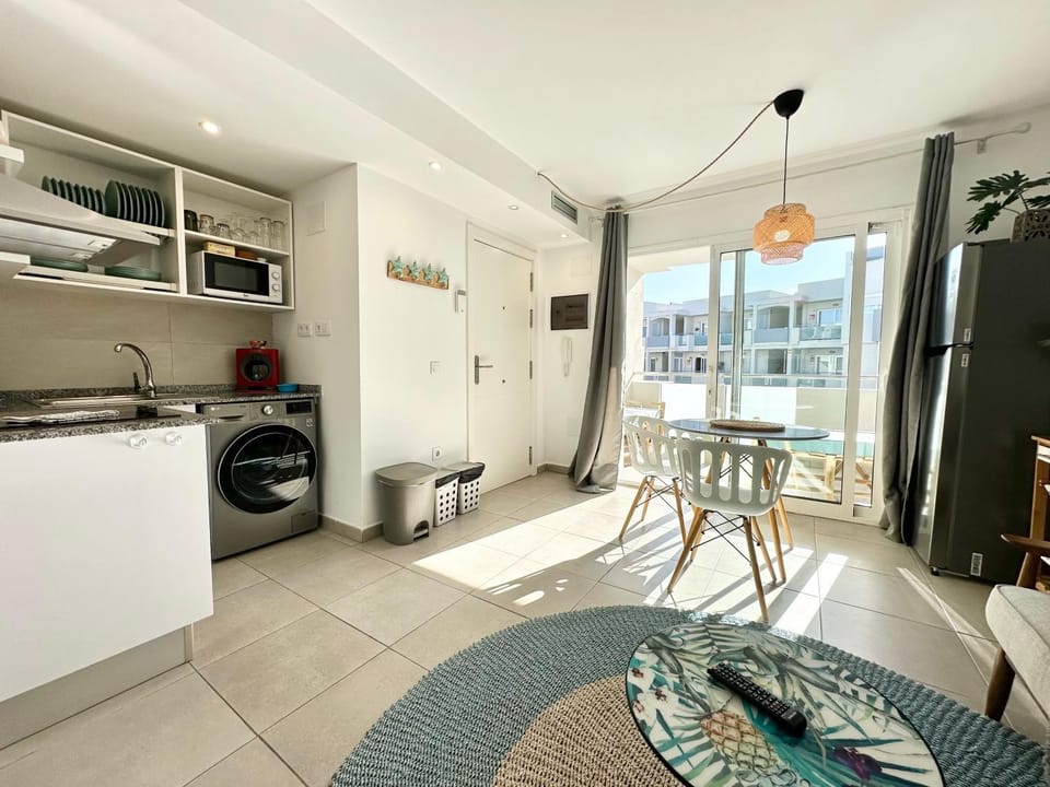 Fresh Lemonade con piscina, AC, doble terraza, cocina completa y parking Apartment in Corralejo