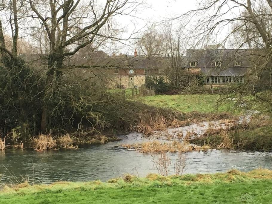 The Stables, Lower Mill Estate House in Cotswold District