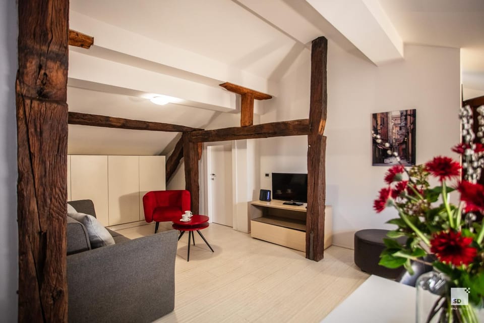 Communal lounge/ TV room, TV and multimedia, Living room, Seating area