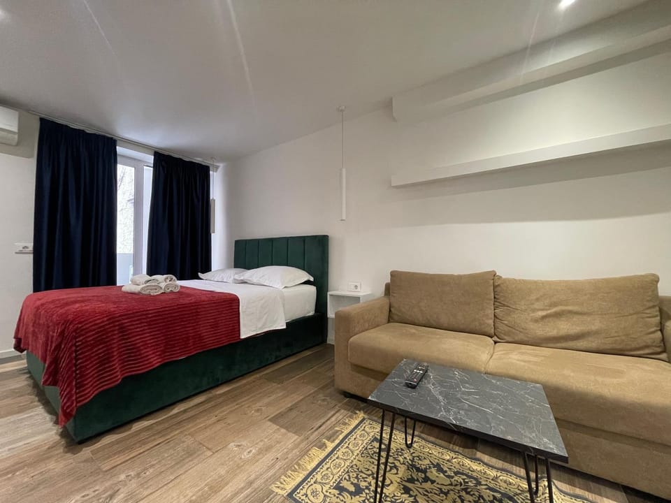 Bed, Living room, Photo of the whole room, Seating area, Bedroom