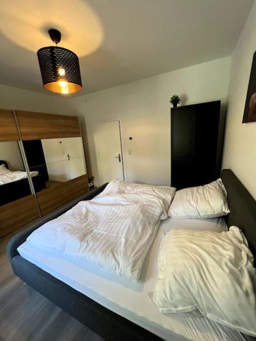 JayBnB - Geräumiges Apartment am Hafen von Dortmund Apartment in Dortmund