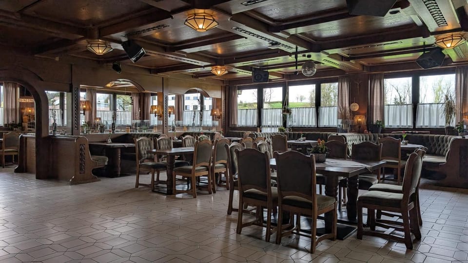 Restaurant/places to eat, Food, Dinner