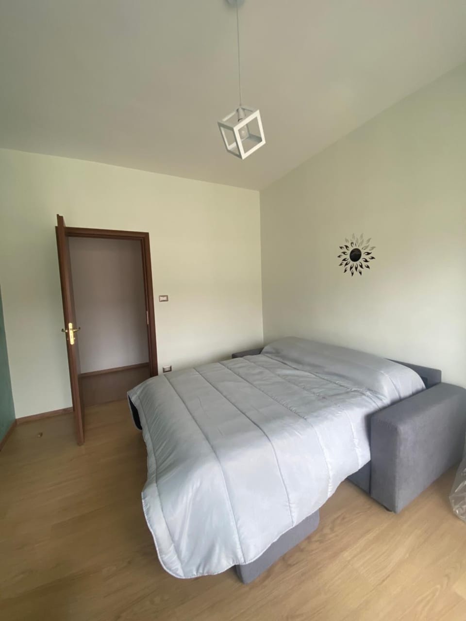 Bed, Living room