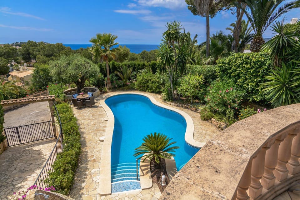 View (from property/room), Sea view, Swimming pool