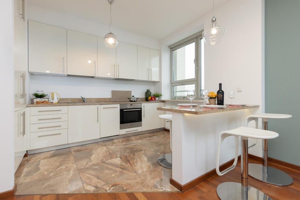 Kitchen or kitchenette, Dining area, dishwasher, pet friendly, stove
