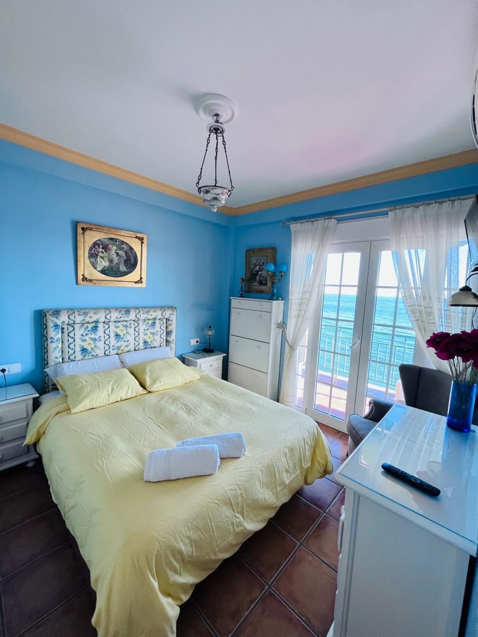 Bed, Photo of the whole room, Bedroom, hair dresser