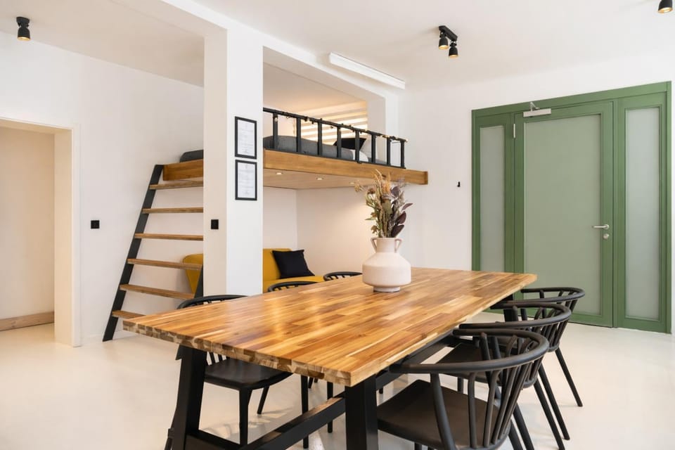 Dining area, bunk bed