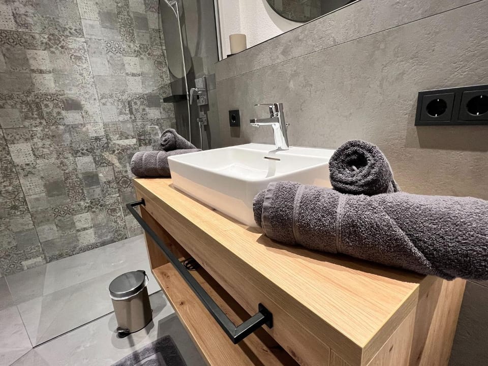 Bathroom, Kitchen or kitchenette