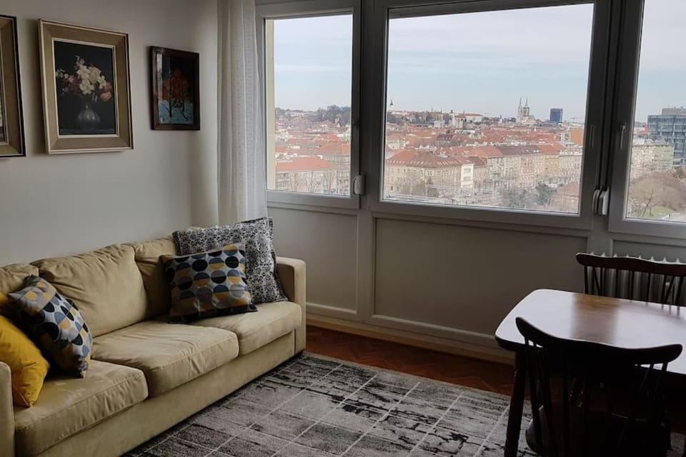 City Lights app, 86m2, free garage parking Apartment in City of Zagreb