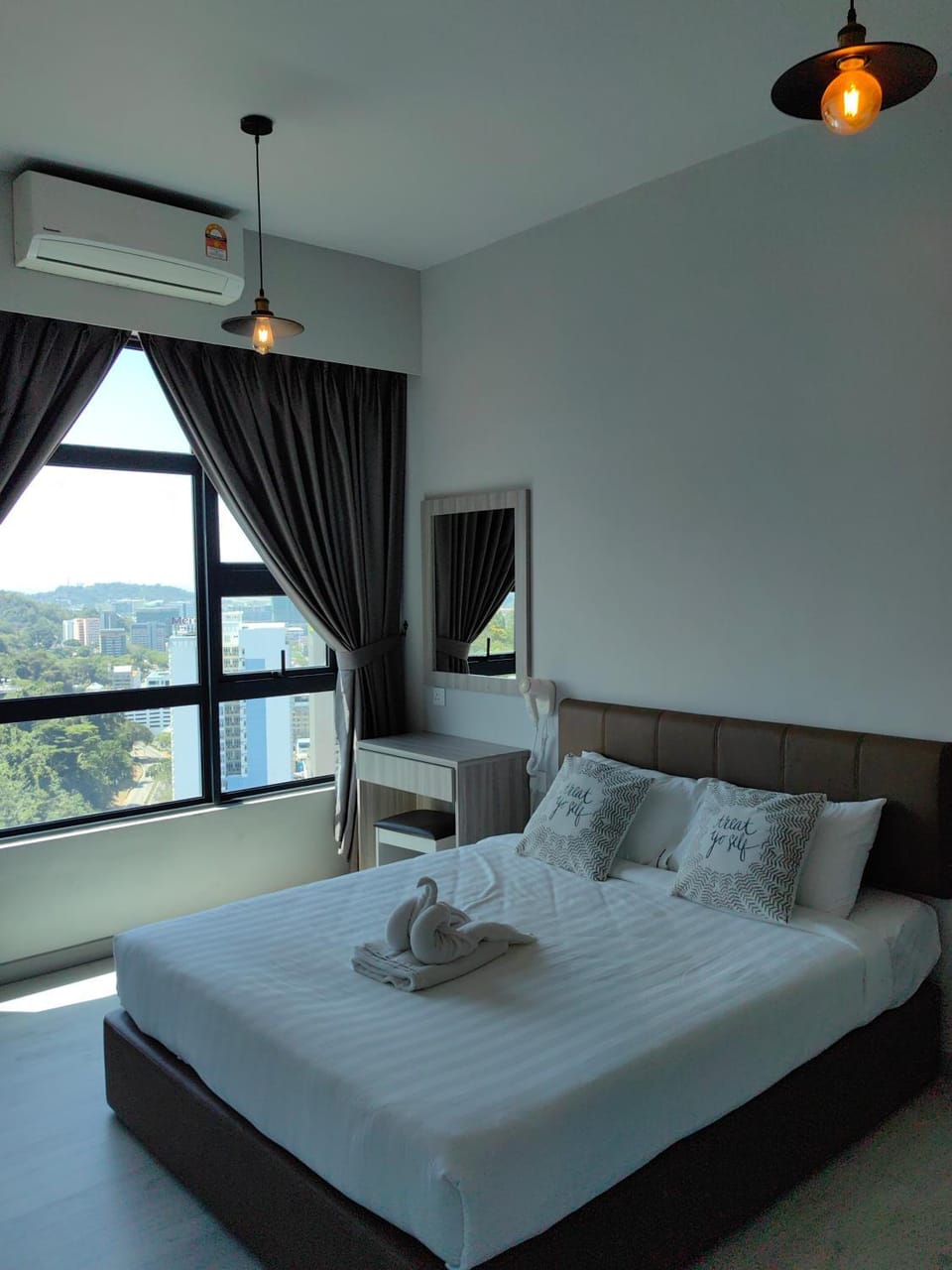 Bed, Bedroom, towels, air conditioner