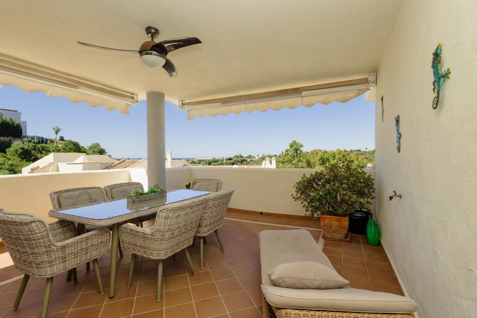 Day, Natural landscape, View (from property/room), Balcony/Terrace, Seating area, Dining area, Garden view, Mountain view, Sea view