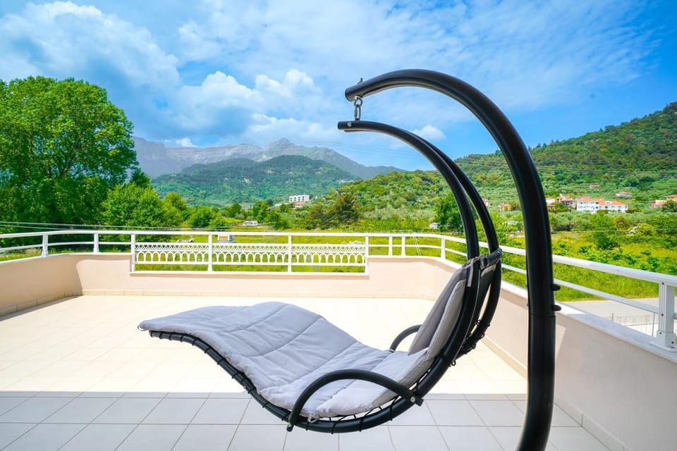 Balcony/Terrace, sunbed