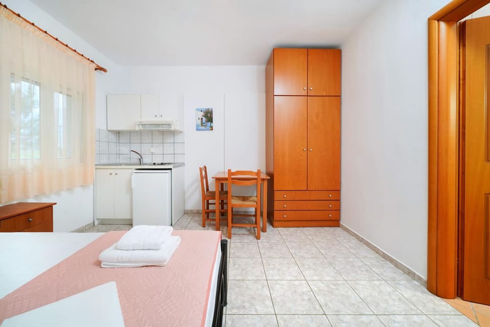 Kitchen or kitchenette, wardrobe