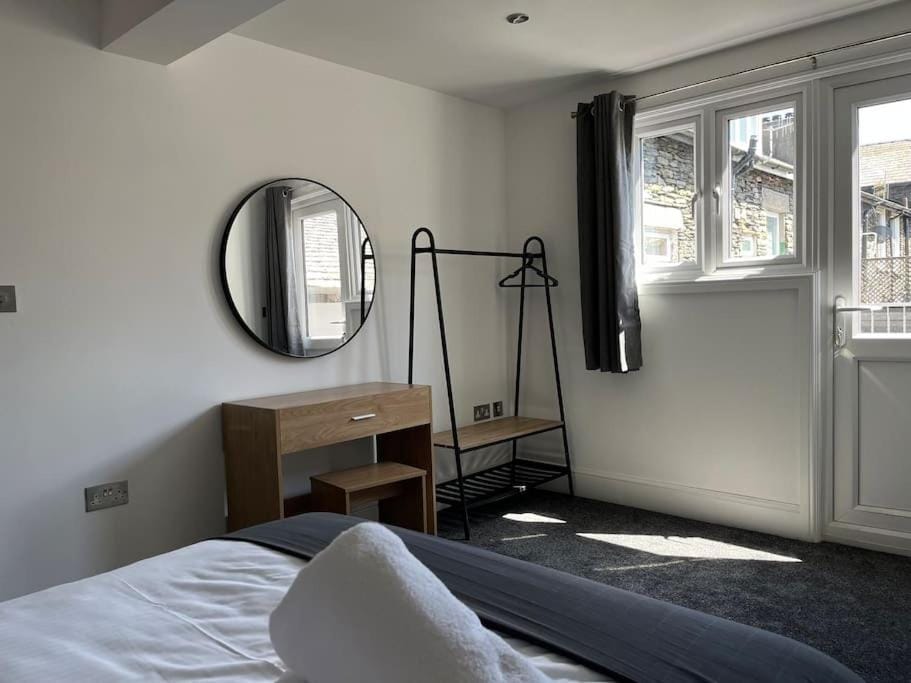Jester Court - 2 bed apartment in the Centre of Windermere Village - FREE off-site Health Club access with Pool, Sauna, Steam Room & Gym Apartment in Windermere