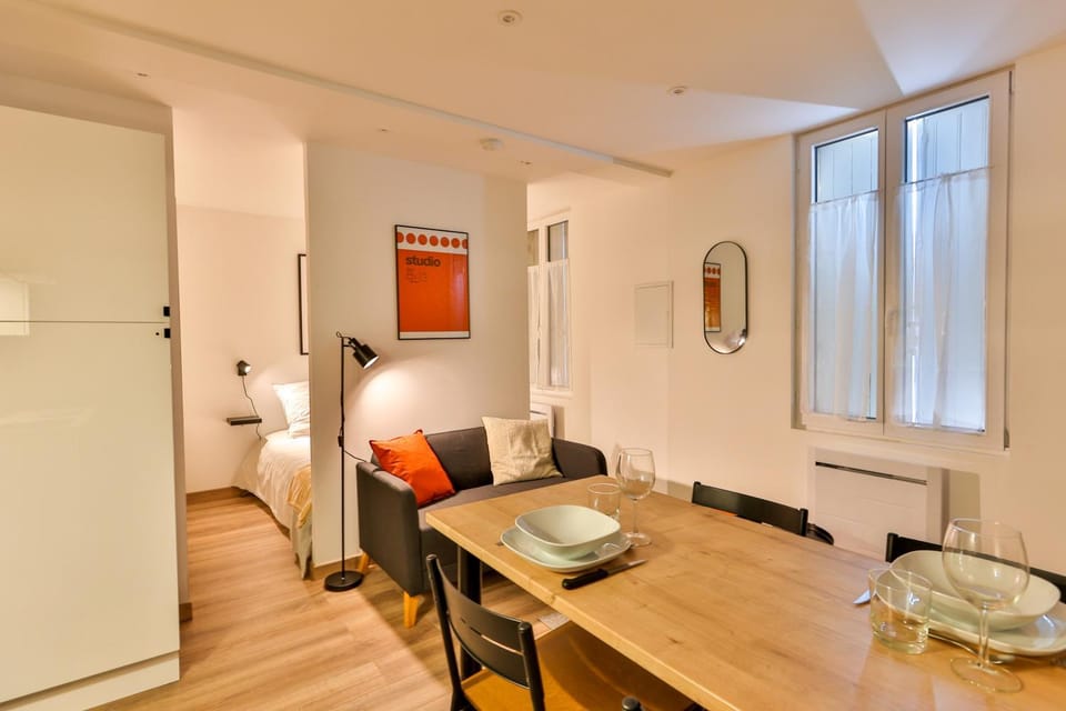 Night, Living room, internet, locker
