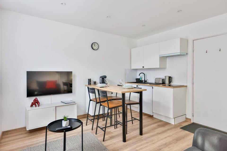 TV and multimedia, Living room, internet, locker, kitchen