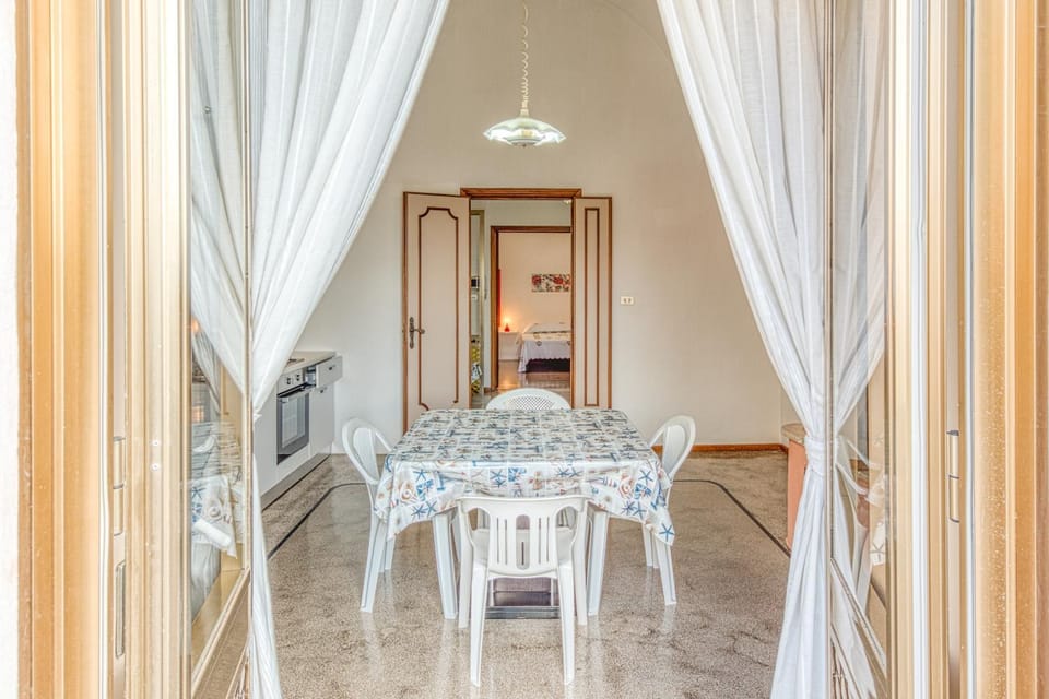 Property building, Living room, Bedroom