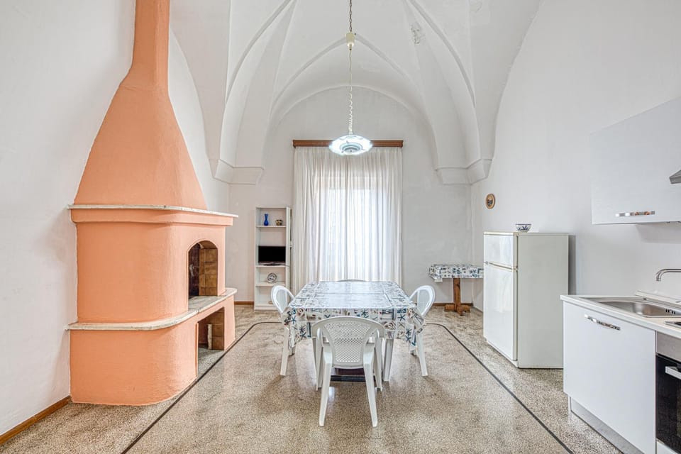 Property building, Kitchen or kitchenette, Living room