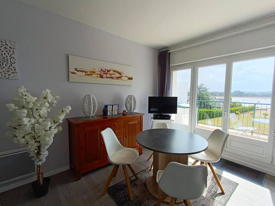 Appartement rénové avec terrasse VUE SUR MER à TREGASTEL - Ref 481 Apartment in Trégastel