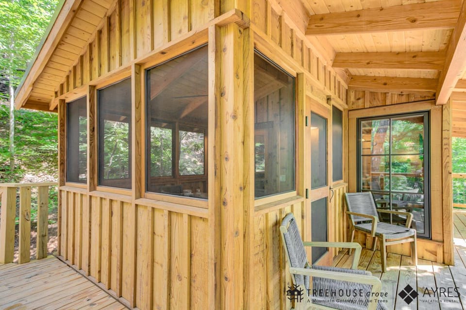 Patio, Spring, Day, Balcony/Terrace, Dining area