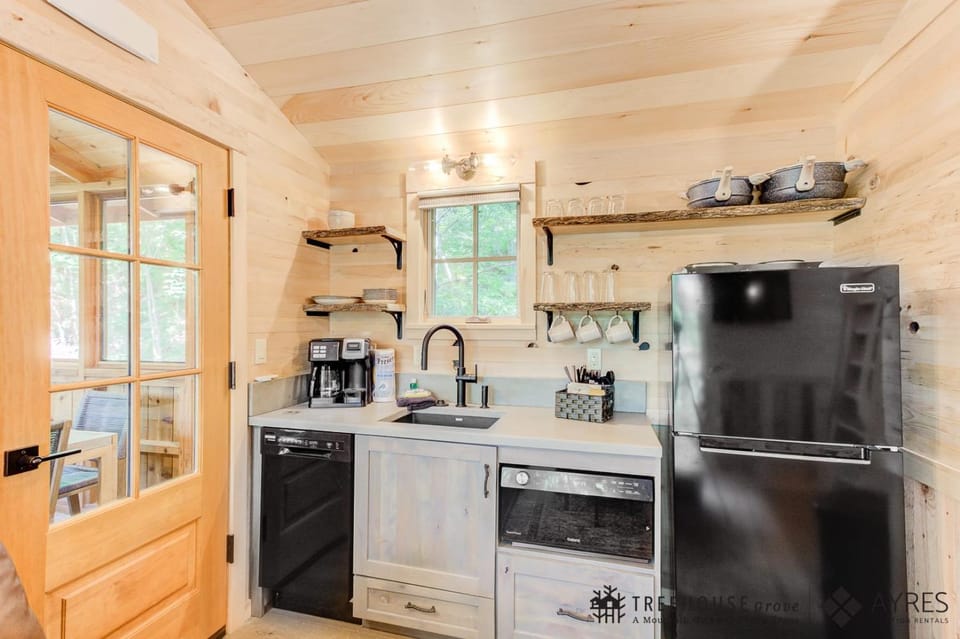 Coffee/tea facilities, Kitchen or kitchenette