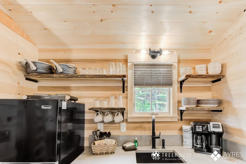 Coffee/tea facilities, Kitchen or kitchenette