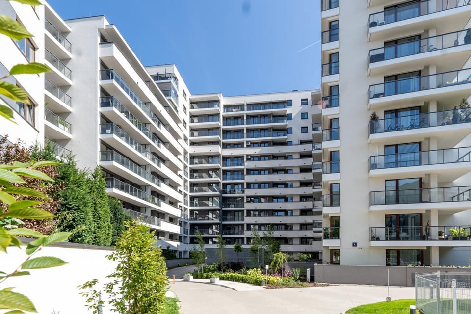Property building, Day, Neighbourhood