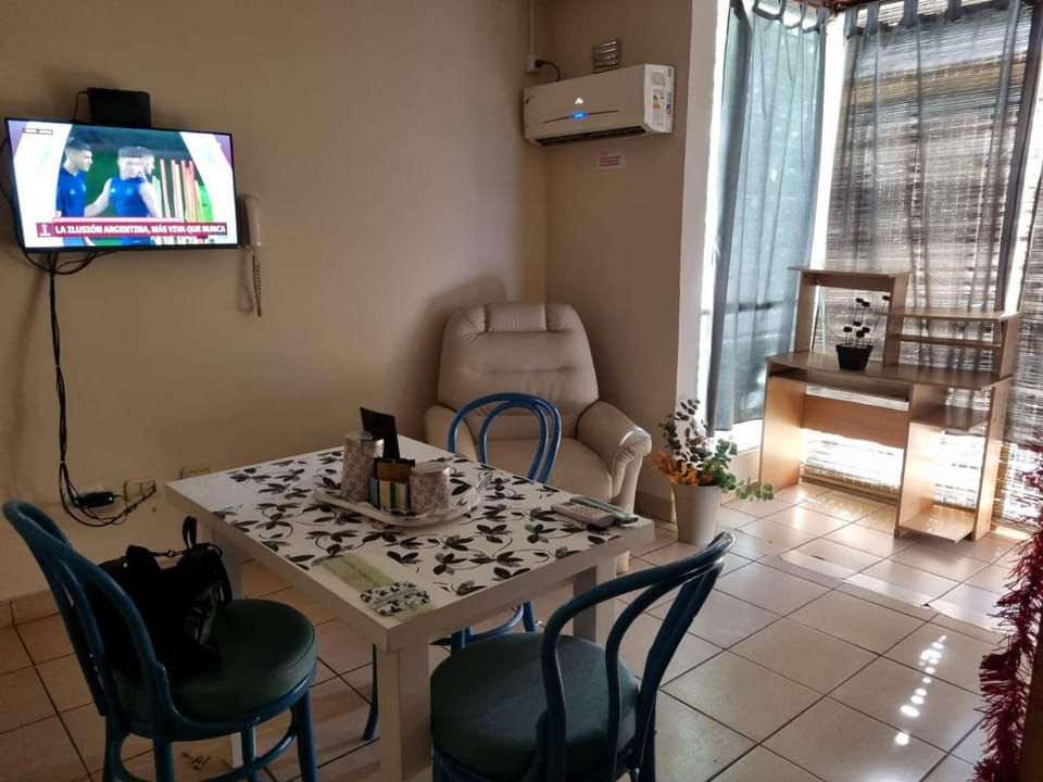 Communal lounge/ TV room, TV and multimedia, Evening entertainment, air conditioner