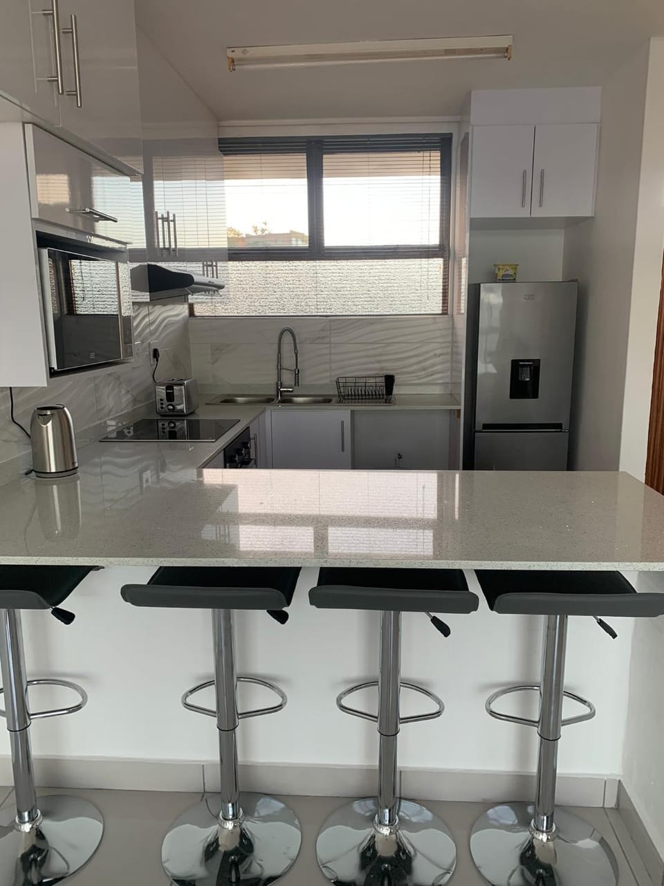Kitchen or kitchenette, Dining area, minibar, pet friendly, stove, toaster