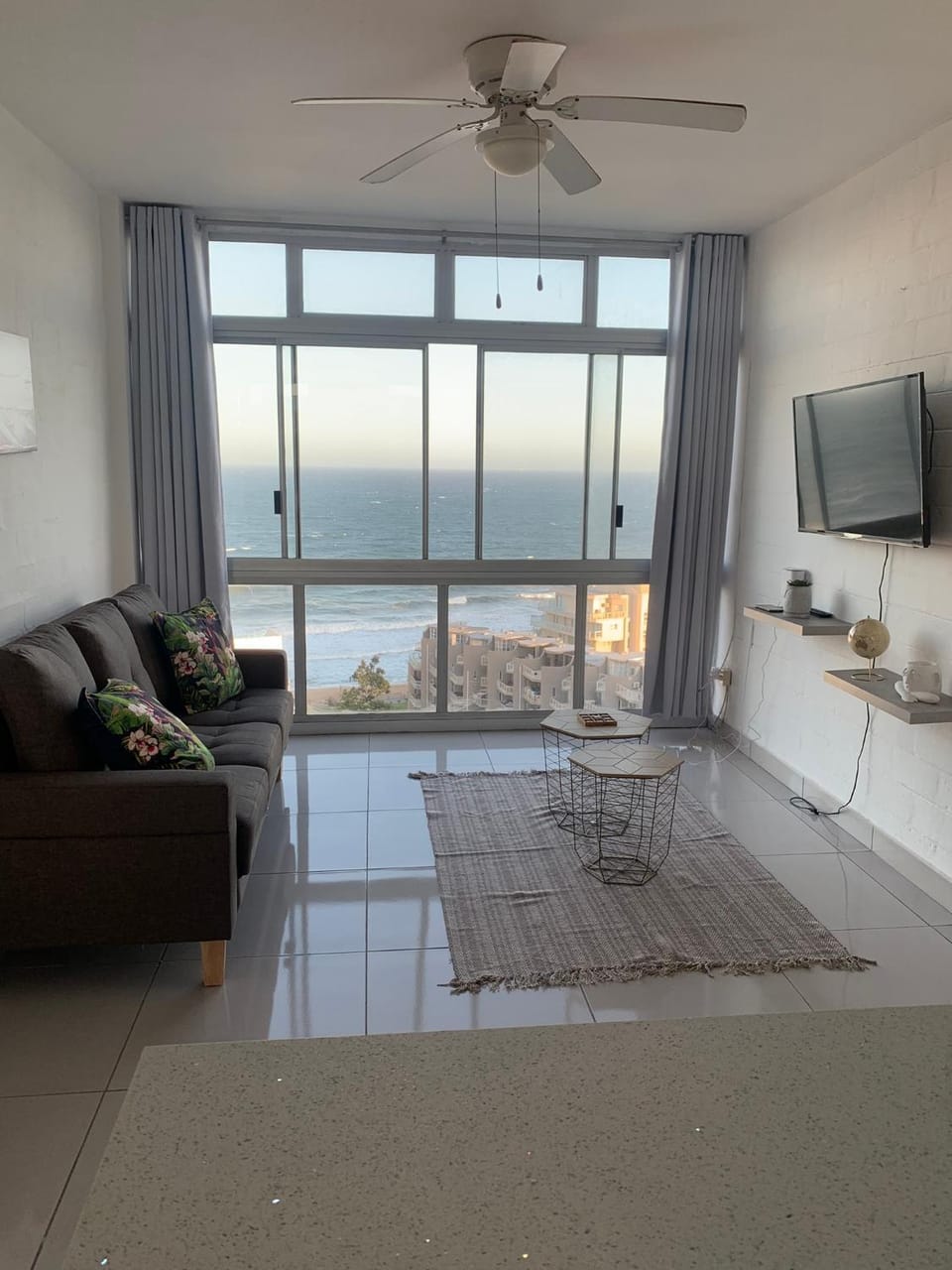 Aziel by the Sea Apartment in Dolphin Coast