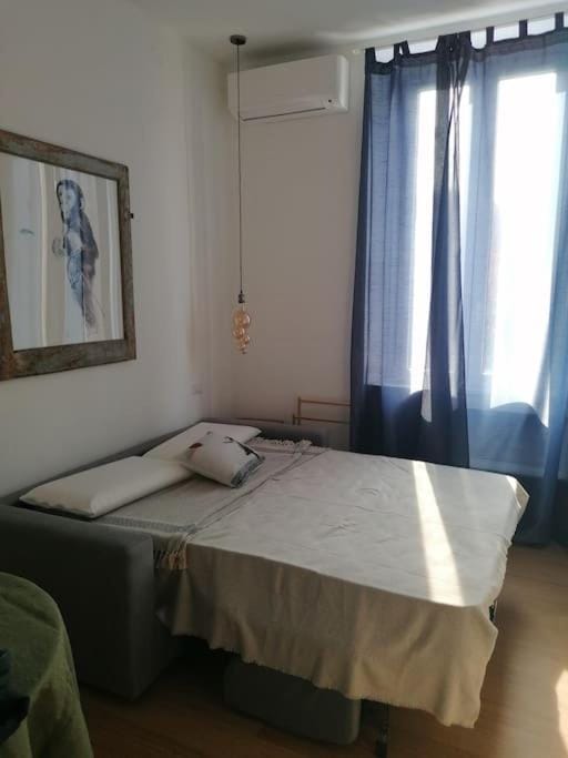 New Cozy Studio 7 Metro stops to DUOMO! Apartment in Milan
