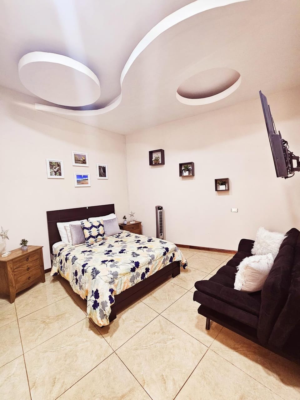 Bed, TV and multimedia, furniture, safe