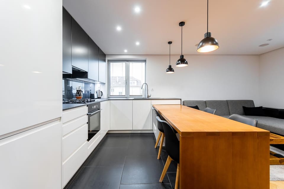 Kitchen or kitchenette, Dining area, dishwasher, minibar, pet friendly, stove