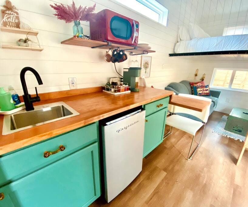 Coffee/tea facilities, Kitchen or kitchenette, minibar