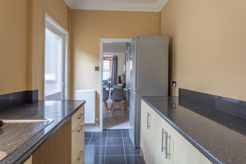 Kitchen or kitchenette, kitchen, kitchen